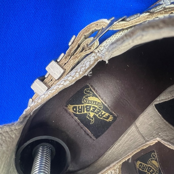 🦅|•FREEBIRD BY STEVEN•| BLADE in White Snake Ankle Booties Size 9 - Picture 9 of 15